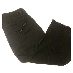 Roz & ALI jean Capri